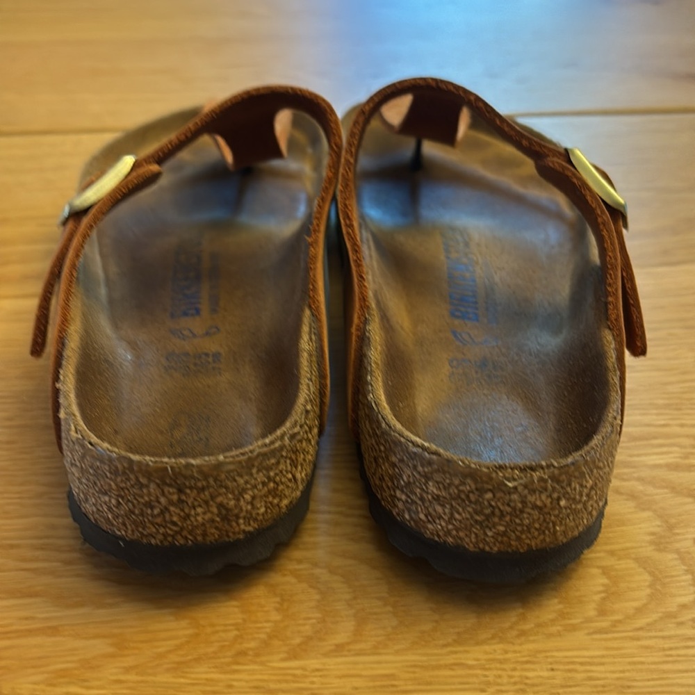 Birkenstock Gizeh Tan Leather Thong Sandals with Buckle - Picture 9 of 10